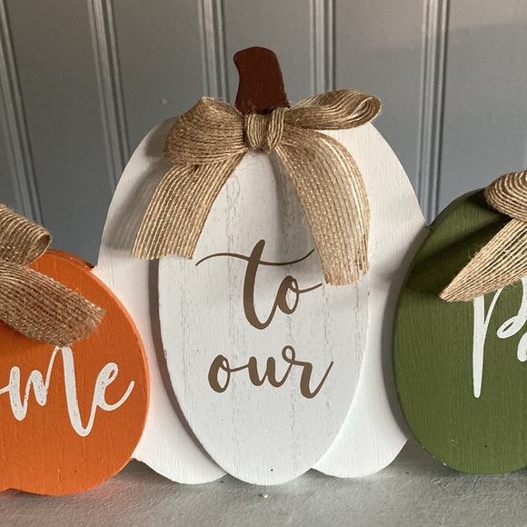 NWT- Welcome To Our Patch- Triple Wooden Pumpkin Sign w/ Easel Stand - Picture 4 of 17